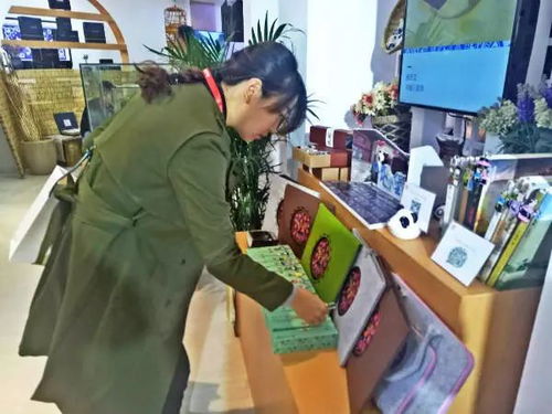 黄腊特色金属书签闪耀2017年贵州国际民族民间文化旅游产品博览会
